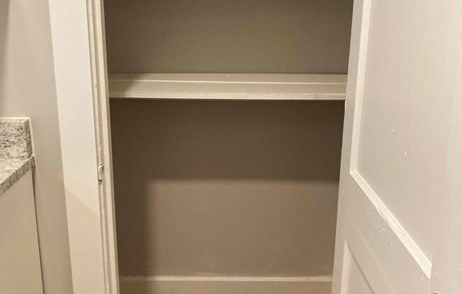 1 bed, 1 bath, 560 sqft, $1,095, Unit 3409-82