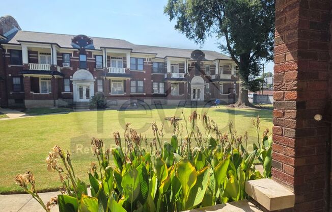 2 beds, 1 bath, 950 sqft, $995, Unit 308-1