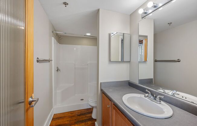 1 bed, 1 bath, 1,328 sqft, $1,872, Unit 3301-401