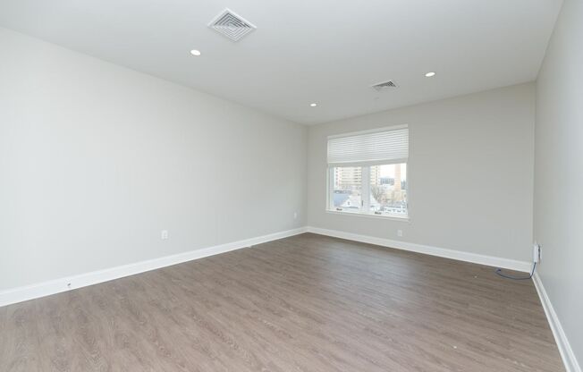 1 bed, 1 bath, 841 sqft, $1,600, Unit 401