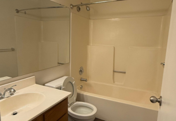 2 beds, 2 baths, 862 sqft, $1,165, Unit 1117C