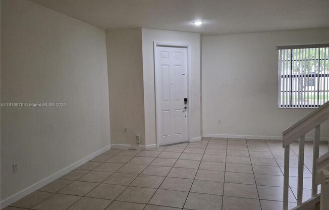 9320 W 33 LN