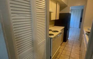 2 beds, 1 bath, 628 sqft, $699, Unit 14