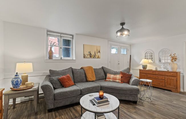 2 beds, 2 baths, 1,170 sqft, $1,555, Unit 1117