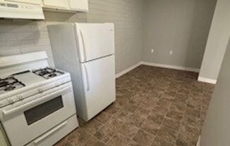 2 beds, 1 bath, 900 sqft, $1,195, Unit Unit 09