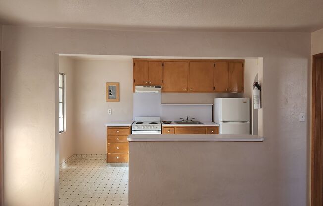 1527 N Van Ness Ave