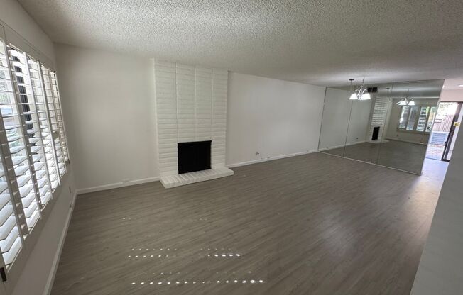 2 beds, 1 bath, $2,095