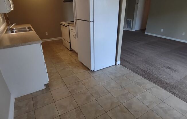 1 bed, 1 bath, 650 sqft, $829, Unit 68