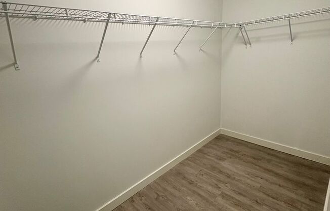 1 bed, 1 bath, 781 sqft, $2,565, Unit 323