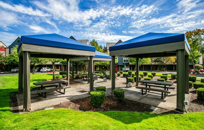 Outdoor BBQ and Picnic Area with Covered Seating at Townhomes Beaverton Oregon