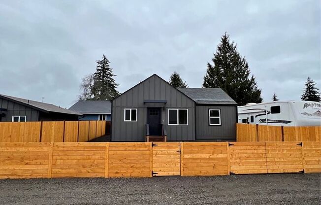 Modern 3-Bed Home Near JBLM with Vaulted Ceilings and Stylish Upgrades