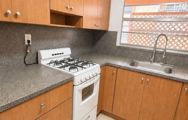 1 bed, 1 bath, 750 sqft, $1,750, Unit C04