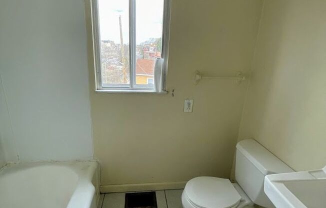 2 bed 1 bath - Greenfield, nice location, laundry included