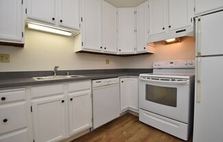 $2,390 / 2 BR - CONVENIENT CASTRO VALLEY LIVING: CONDO WITH LARGE STORAGE