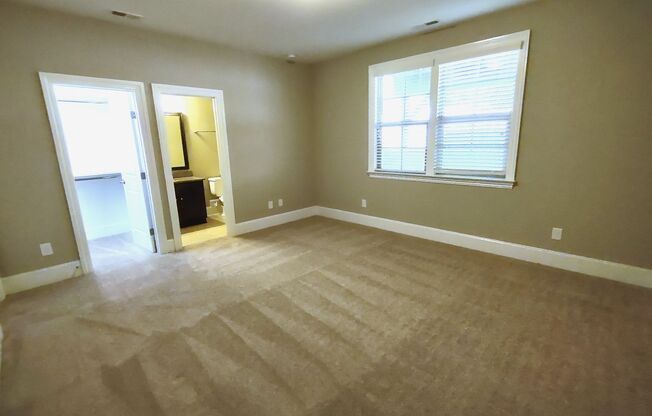 Luxury Townhome Available in the Fairway Row Community!