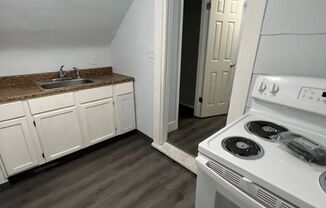 2 beds, 1 bath, $900