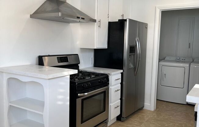 1 bed, 1 bath, $2,350, Unit 8606