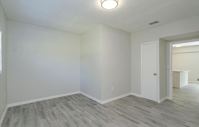 2 beds, 1 bath, $1,547, Unit Unit B