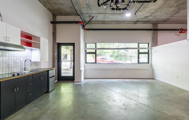 1 bed, 1 bath, 658 sqft, $1,899