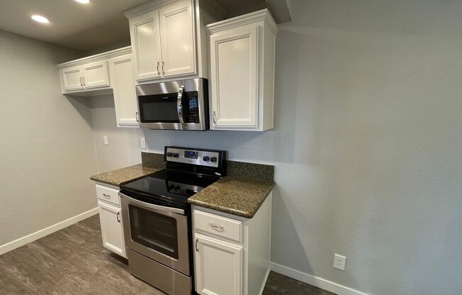 2 beds, 2 baths, 850 sqft, $3,040, Unit 821-15
