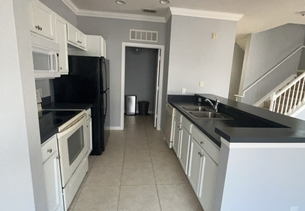 2550 GRAND CENTRAL PKWY