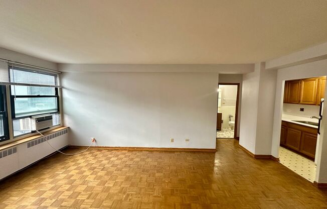 1 bed, 1 bath, 700 sqft, $1,700, Unit 418-0409