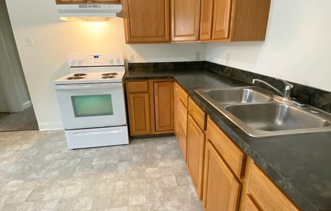 1 bed, 1 bath, $950, Unit #2