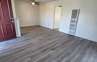 1 bed, 1 bath, 691 sqft, $2,125, Unit 472E