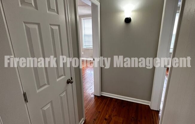 2 beds, 1 bath, $1,299, Unit 6