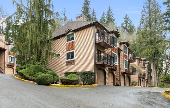Newly updated, quiet condo in GREAT location! W/S/G INCLUDED