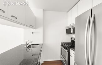 1 bed, 1 bath, $4,000, Unit 4A