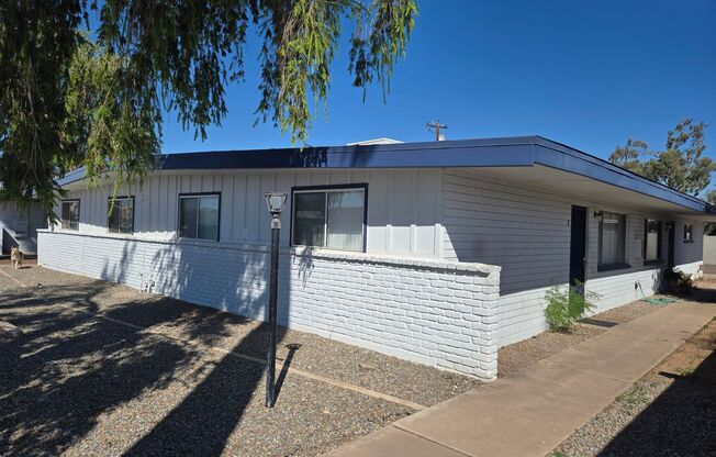 2 Bed 1 Bath Spacious Apartment