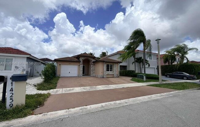 4259 SW 177 ST