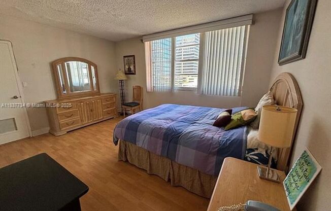 825 Brickell Bay Dr unit 847 (A11837734)