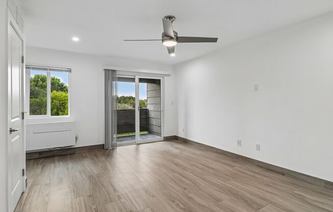 Renovated Oceanside Apartment Homes-MOVE IN PROMOTION!