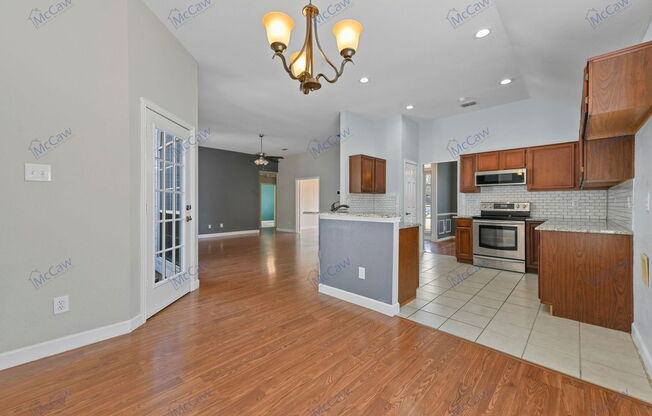 3 beds, 2 baths, 1,818 sqft, $2,395