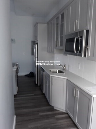 1 bed, 1 bath, 975 sqft, $2,250, Unit 6