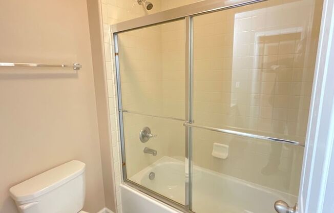 4 beds, 3 baths, $2,550