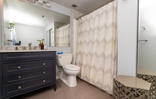 2 beds, 1.5 baths, 800 sqft, $3,250, Unit 516