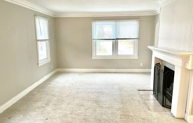 2230 Riverside Dr NE