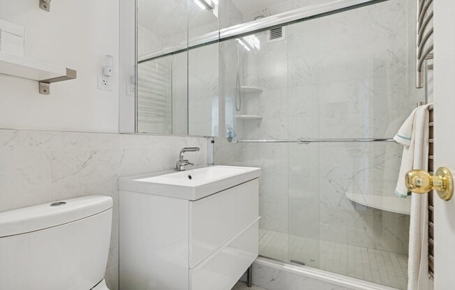 2 beds, 2.5 baths, 1,645 sqft, $5,500, Unit 9B