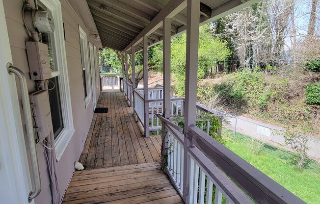Sweet Two Bedroom Home Minutes from Downtown Port Orchard!