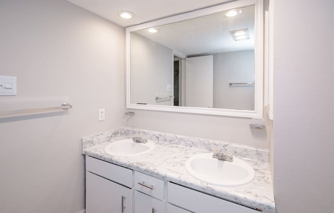 Bathroom With Vanity Lights at Arbor Pointe at Hillcrest, Little Rock, Arkansas
