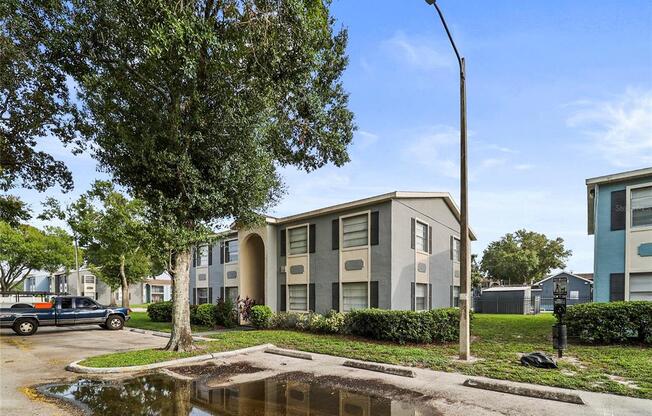 2547 N ALAFAYA TRL