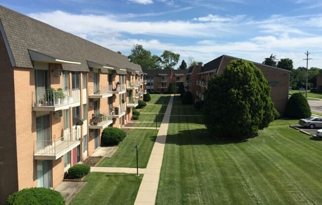 2 beds, 1 bath, 900 sqft, $1,345, Unit 2