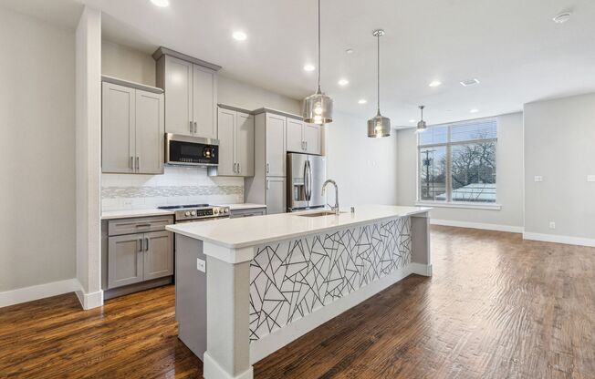 Stunning 3-story townhouse located in the desirable area of Vintage Place