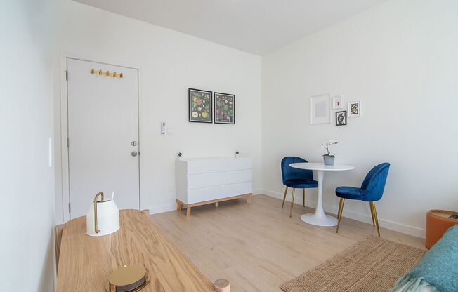 Studio, 1 bath, 214 sqft, $1,325, Unit 302