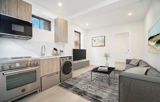 1 bed, 1 bath, $4,100, Unit 5E