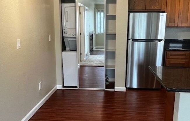 2 beds, 1 bath, 825 sqft, $1,860, Unit 231