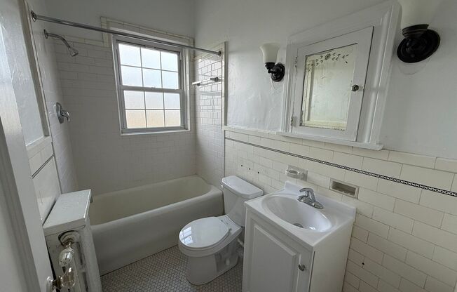 Studio, 1 bath, 401 sqft, $1,200, Unit Bayard Manor 309